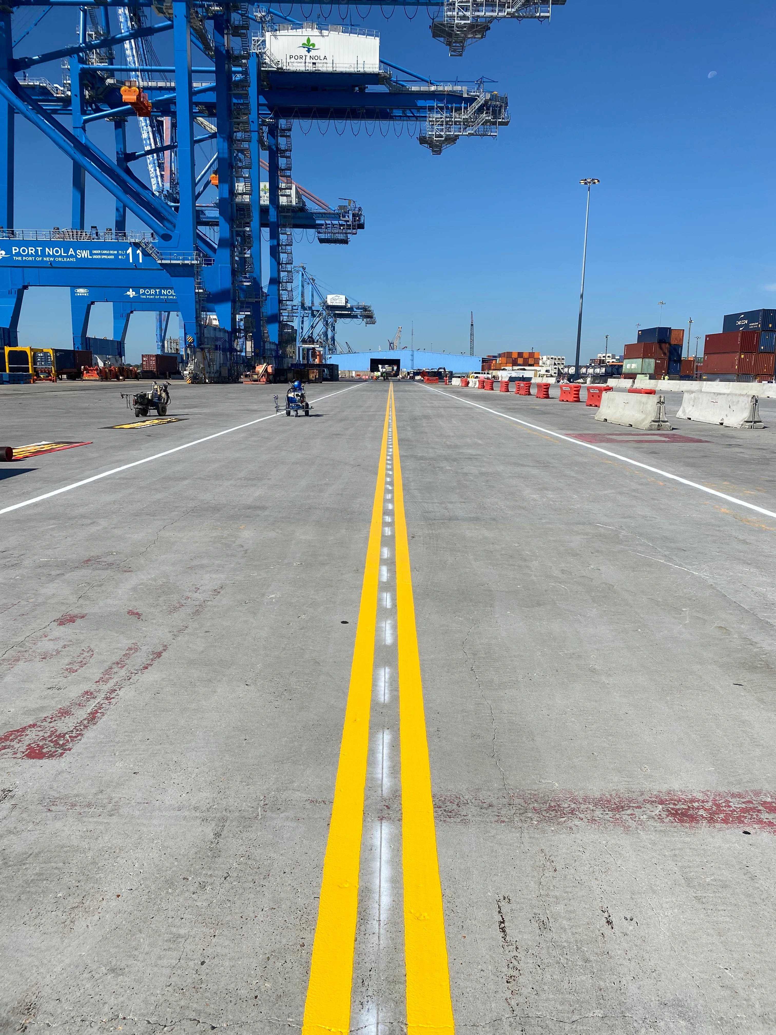 Roadway pavement markings New Orleans — double yellow centerline at Port of New Orleans